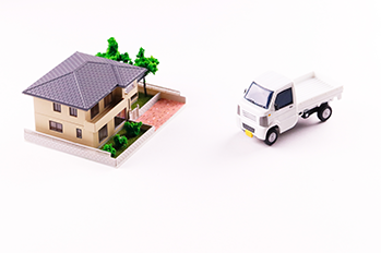 プロにお任せで伸びた枝も定期的に処理します